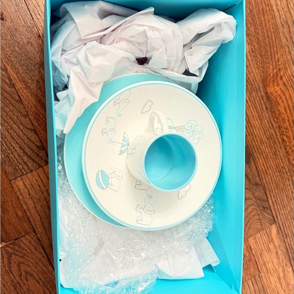 Tiffany & Co. Blue and White Elephant Dinnerware Set - Picture 7 of 7